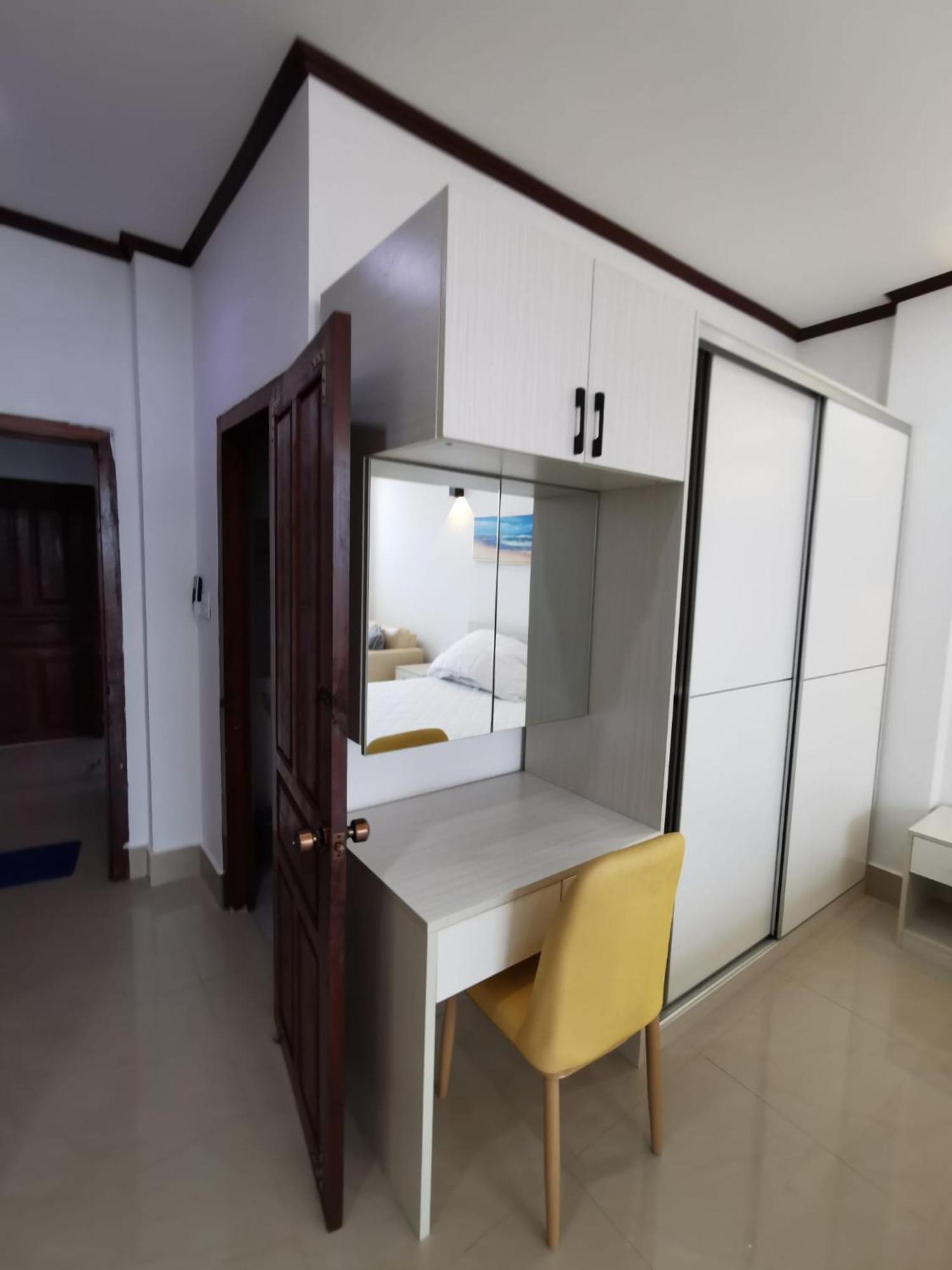 Artist Golden Loft Paris - Vientiane Homestay Duplex Triplex Exterior photo